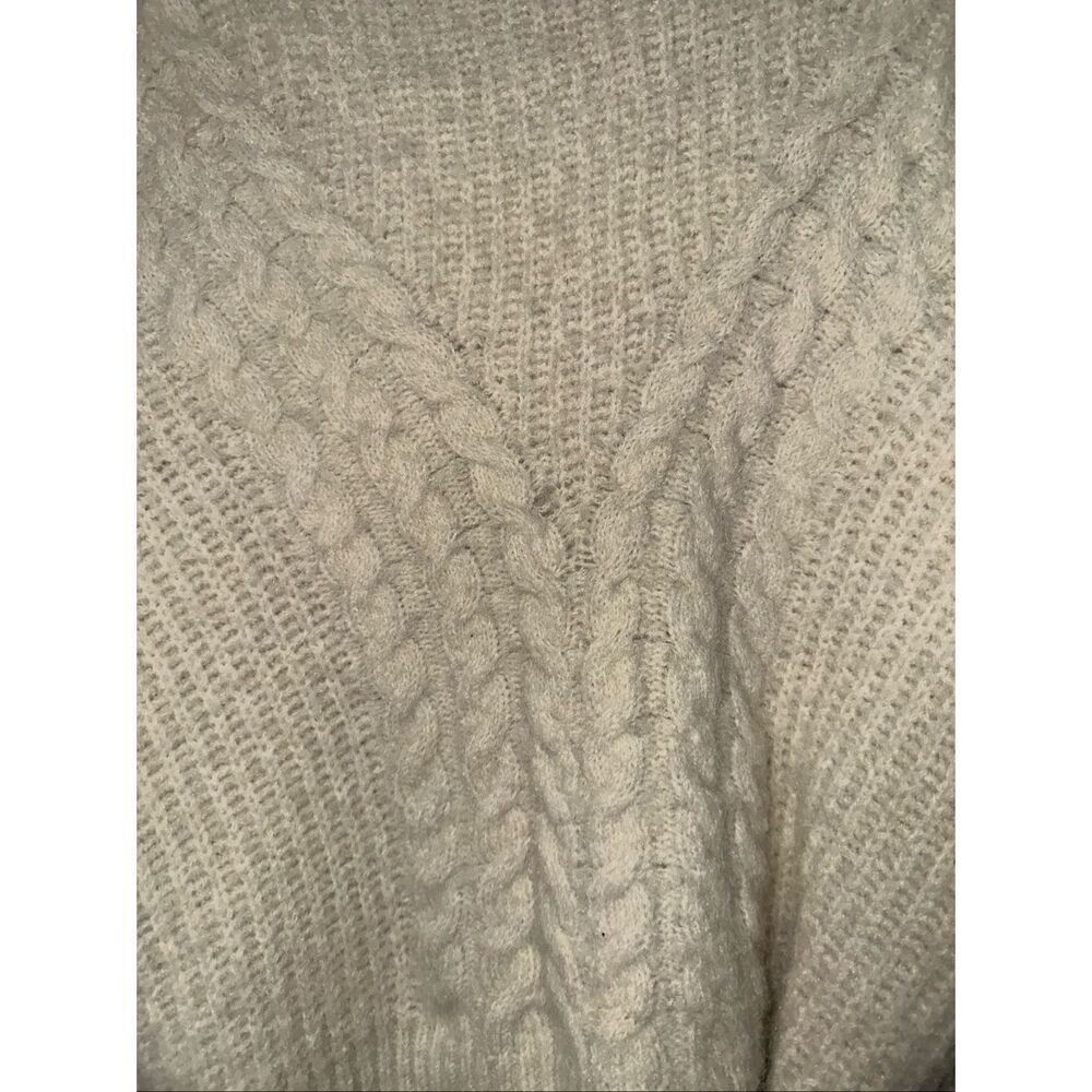 Universal Thread Women’s Medium Cream Cable Knit … - image 4